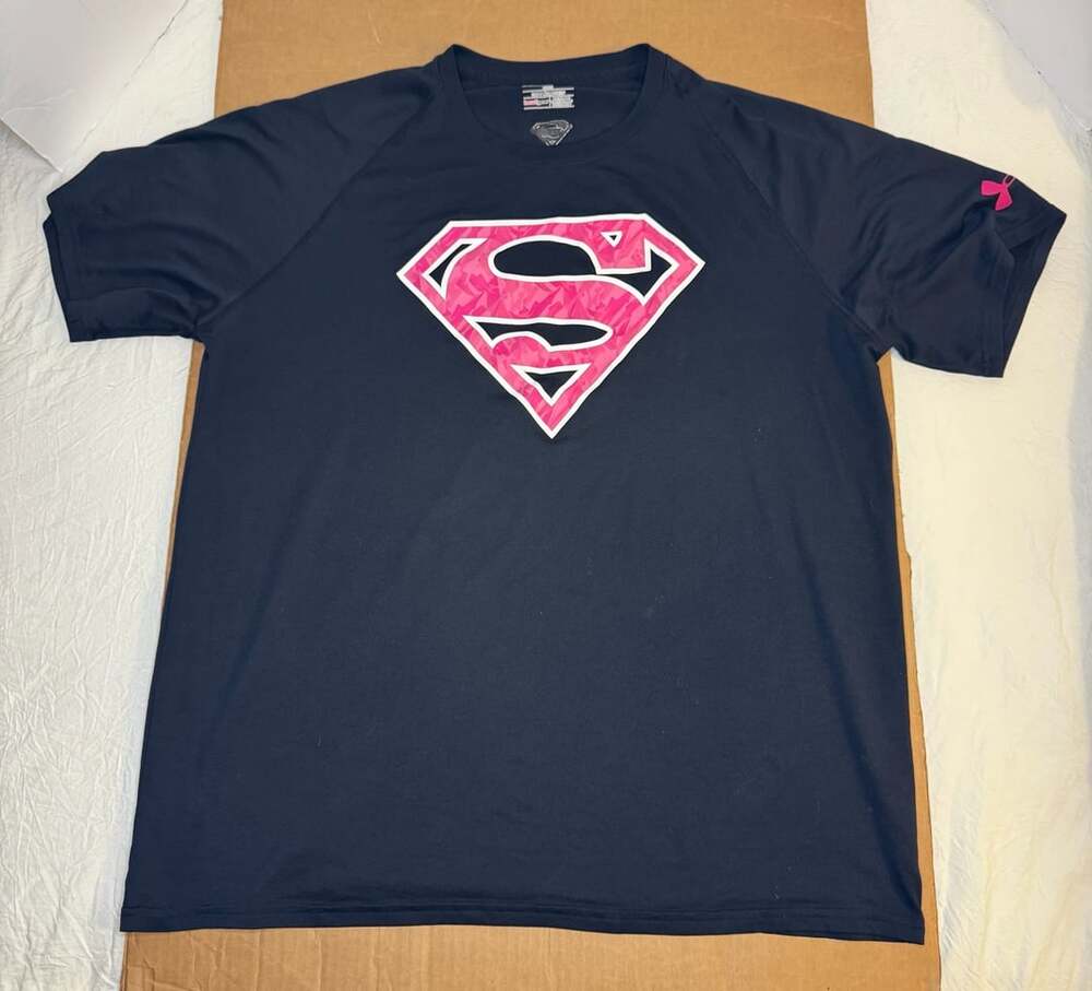 Under Armour Superman HeatGear T-Shirt XL Black Pink Logo